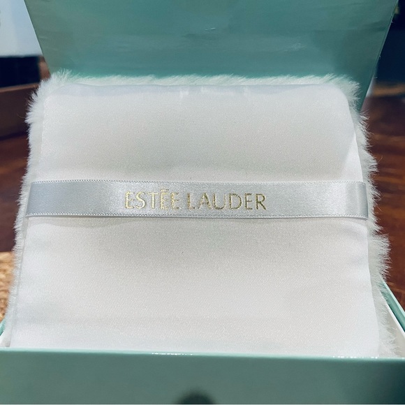 Estée Lauder Youth-Dew Dusting Powder - Picture 3 of 9